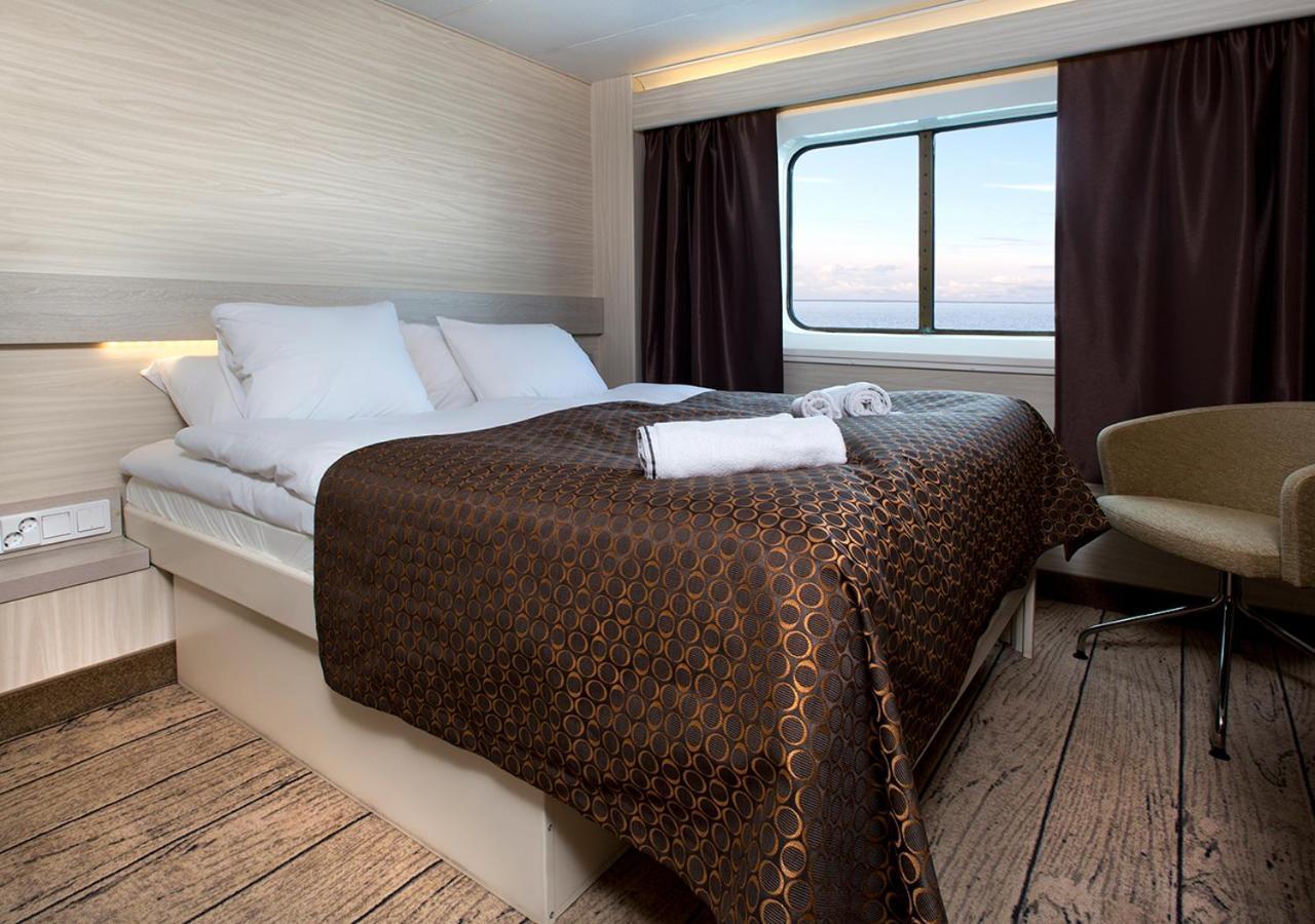 Viking Line Ferry Gabriella - 2-Night Cruise Stockholm-Helsinki-Stockholm Hotel Room photo